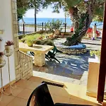 Aegialis Case de vacanță
