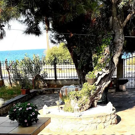 Aegialis Tatil Evi *