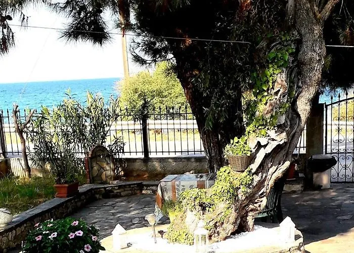 Aegialis Holiday home *